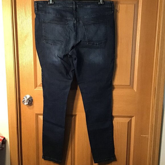 Universal Thread 18 Blue Jeans - Picture 2 of 2